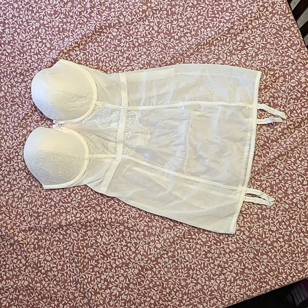 Victoria's secret wedding bustier. Strapless.  Size 36D.